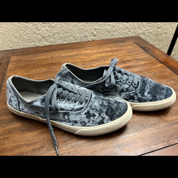 Mossimo Supply Co Sneakers SZ 9 - Picture 5 of 7